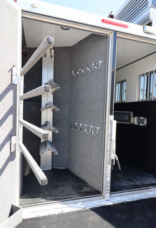 Used Horse Trailers for Sale