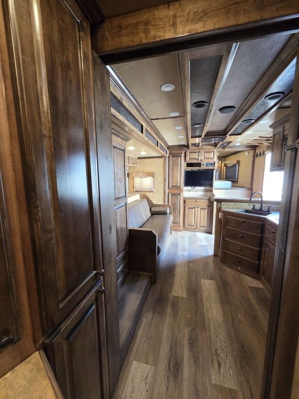 Used Horse Trailers for Sale