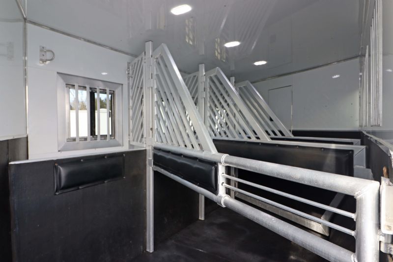 Used Horse Trailers for Sale