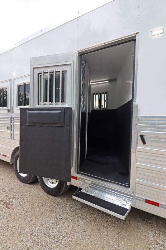 Used Horse Trailers for Sale