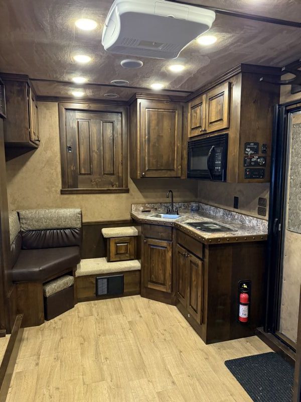 Used Horse Trailers for Sale