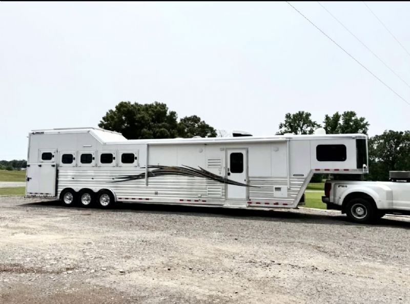 Used Horse Trailers for Sale