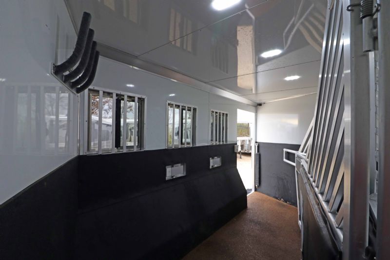 Used Horse Trailers for Sale