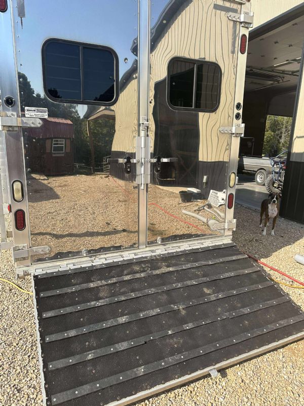 Used Horse Trailers for Sale