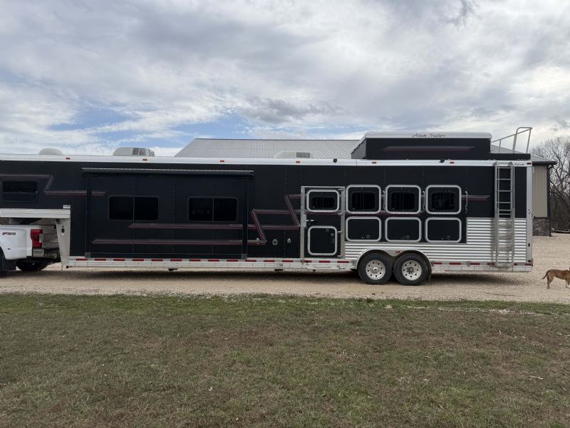 Used Horse Trailers for Sale