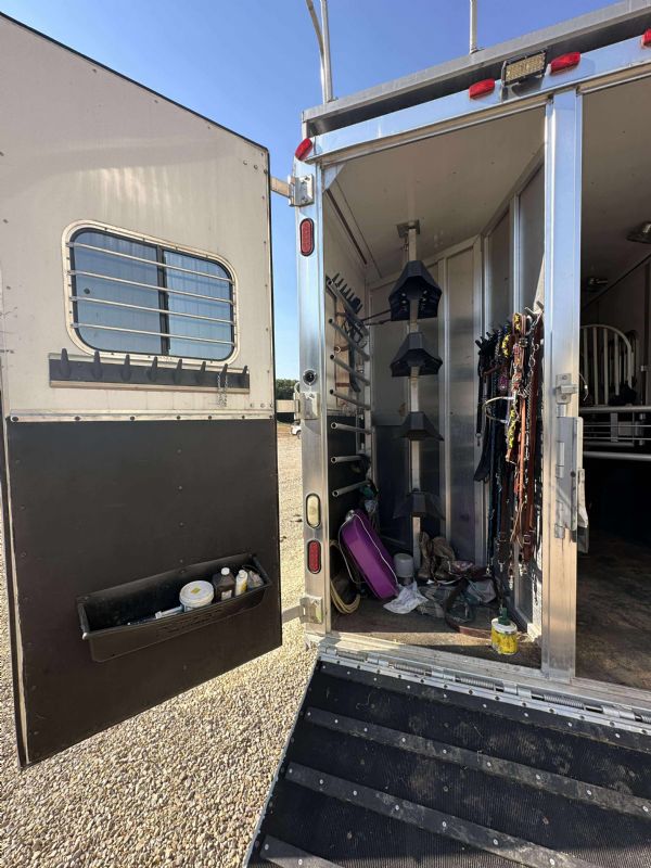 Used Horse Trailers for Sale