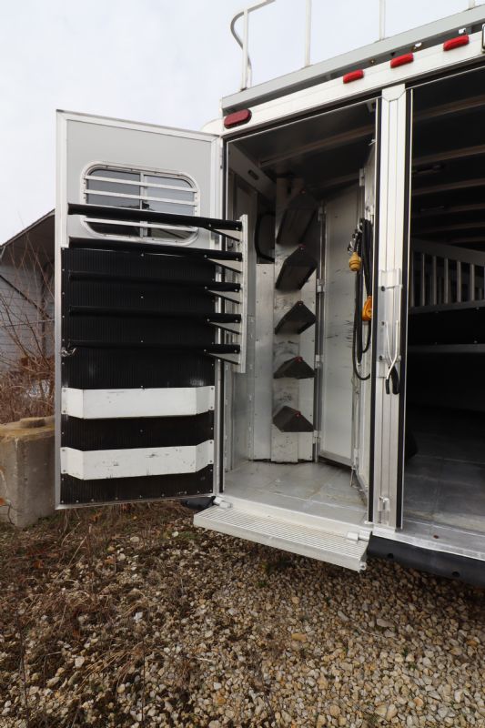 Used Horse Trailers for Sale