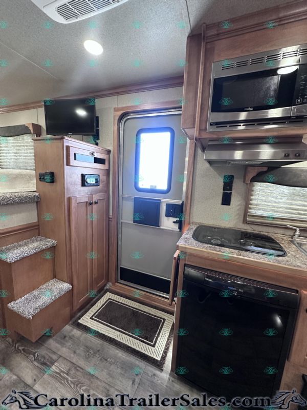 Used Horse Trailers for Sale