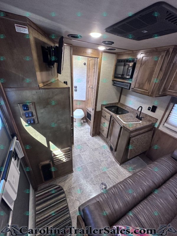 Used Horse Trailers for Sale