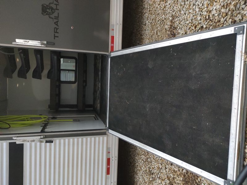 Used Horse Trailers for Sale