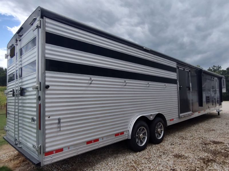 Used Horse Trailers for Sale