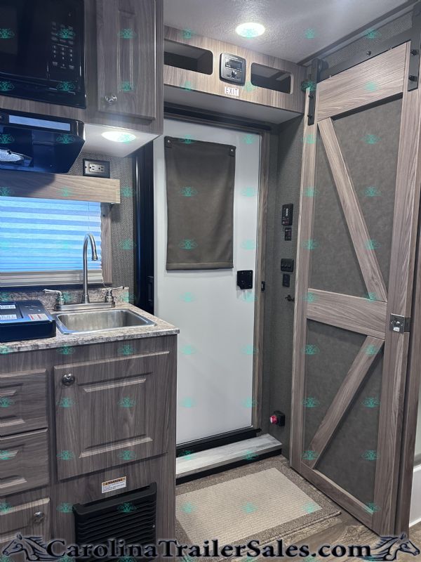 Used Horse Trailers for Sale