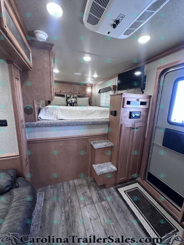 Used Horse Trailers for Sale