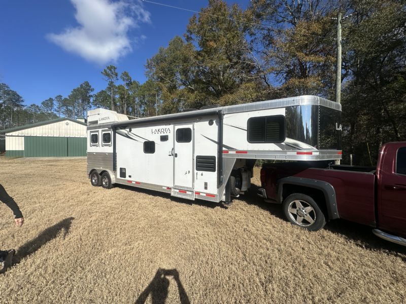Used Horse Trailers for Sale