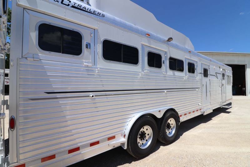 Used Horse Trailers for Sale