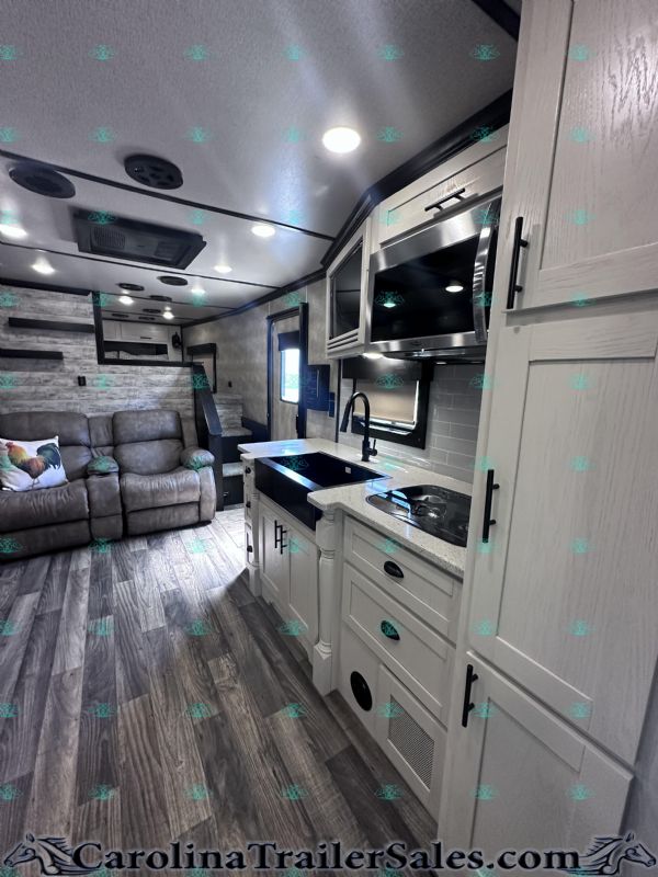 Used Horse Trailers for Sale