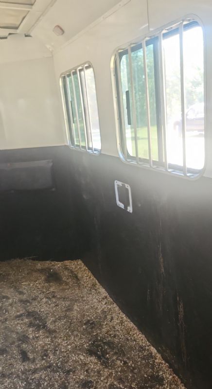 Used Horse Trailers for Sale