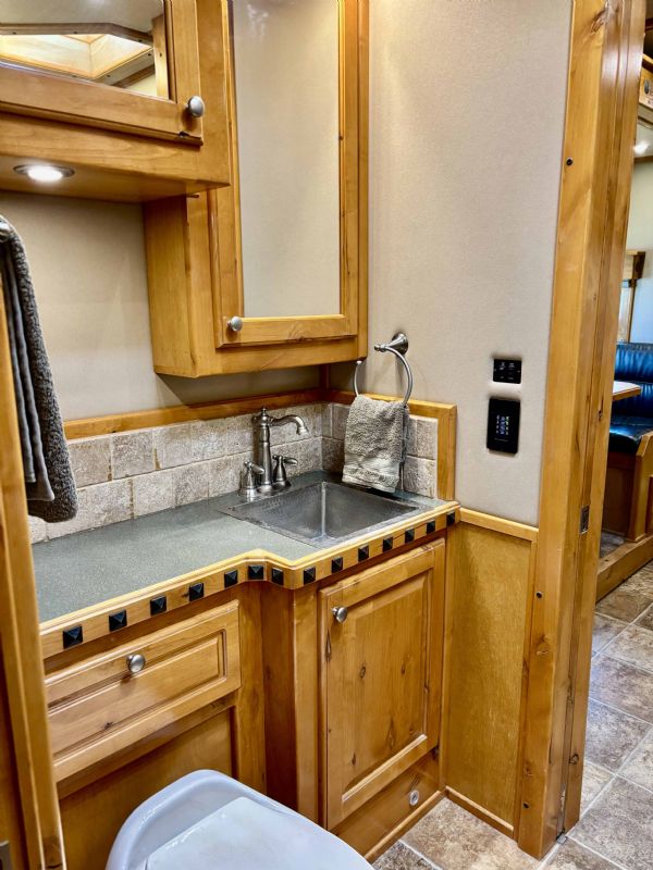 Used Horse Trailers for Sale