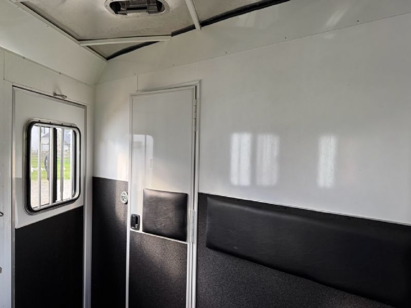 Used Horse Trailers for Sale
