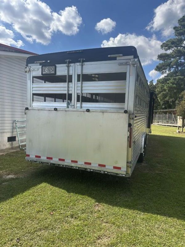 Used Horse Trailers for Sale