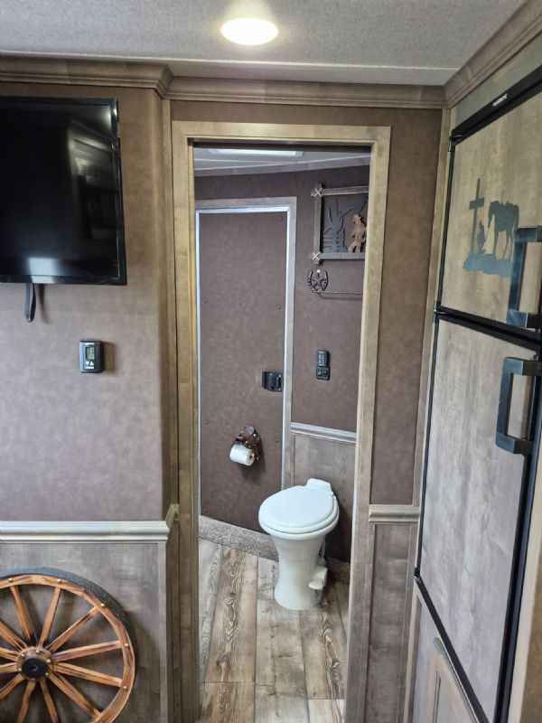 Used Horse Trailers for Sale
