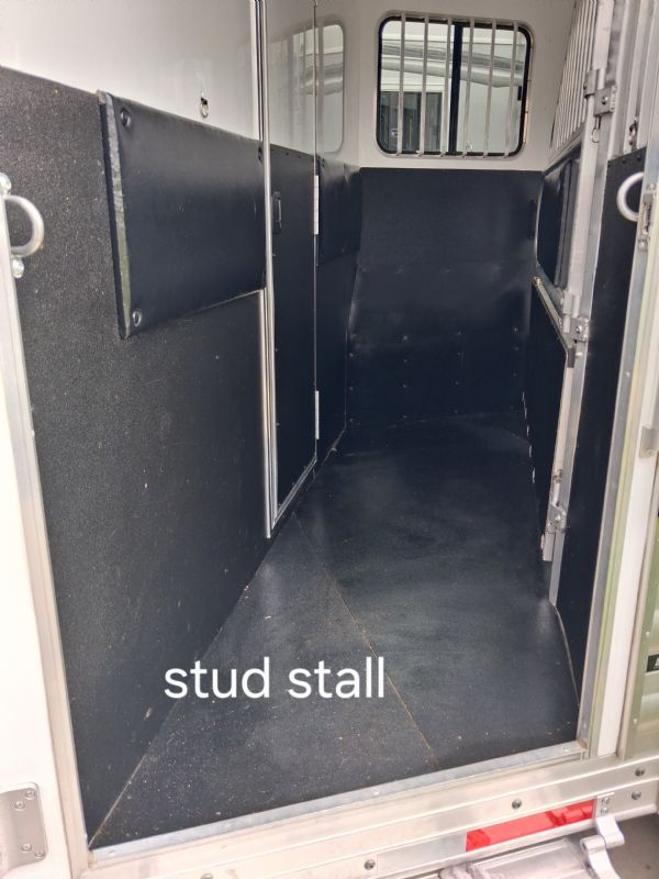 Used Horse Trailers for Sale