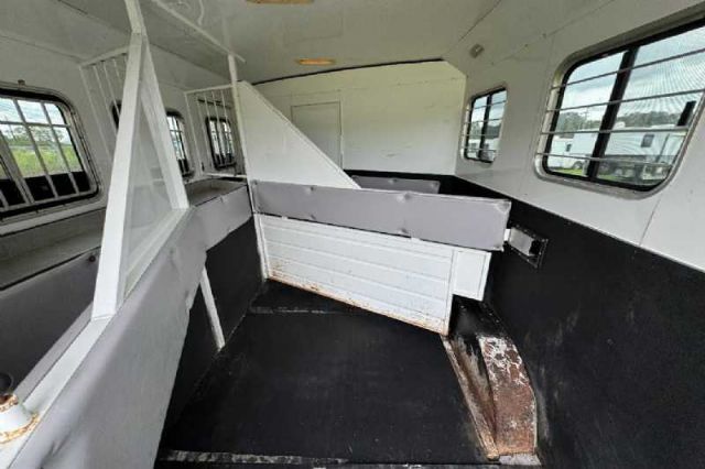Used Horse Trailers for Sale