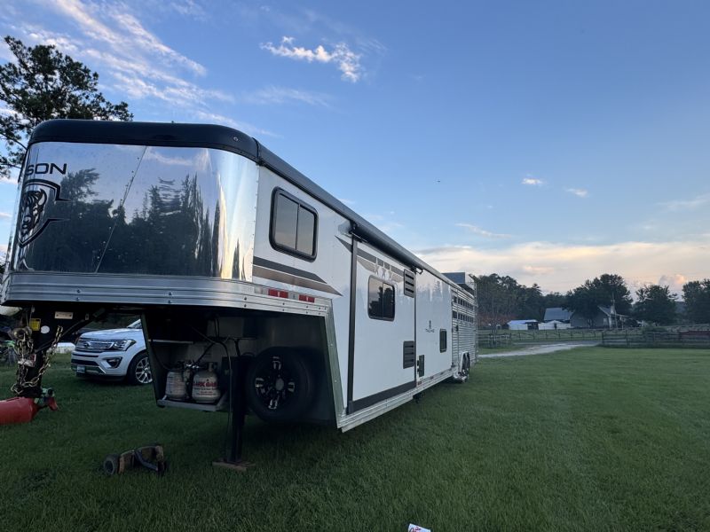 Used Horse Trailers for Sale