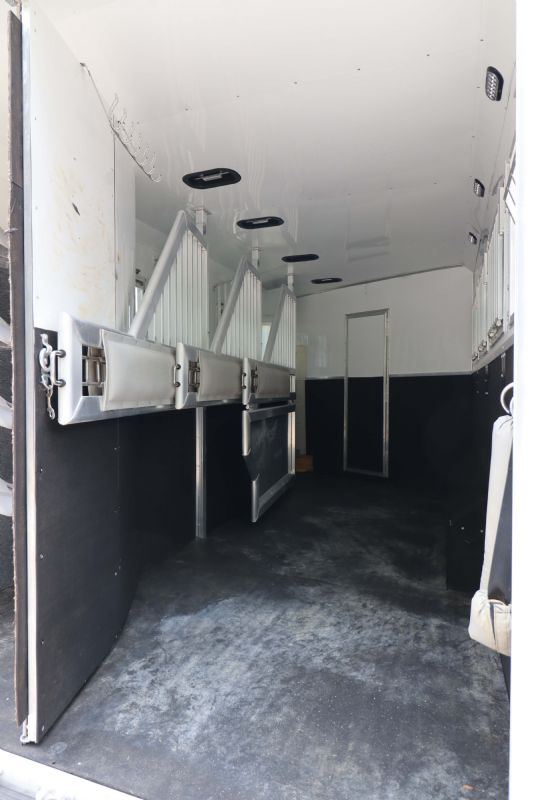Used Horse Trailers for Sale