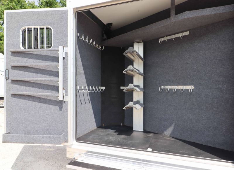 Used Horse Trailers for Sale