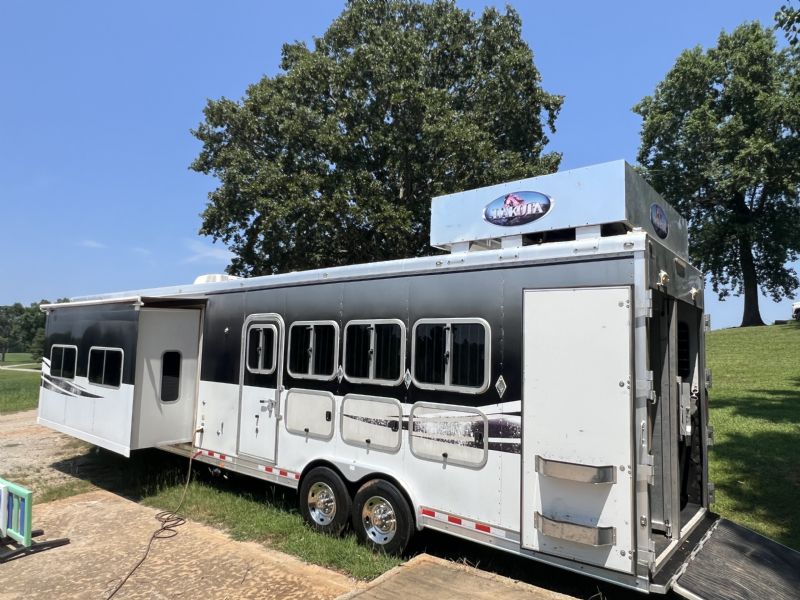 Used Horse Trailers for Sale