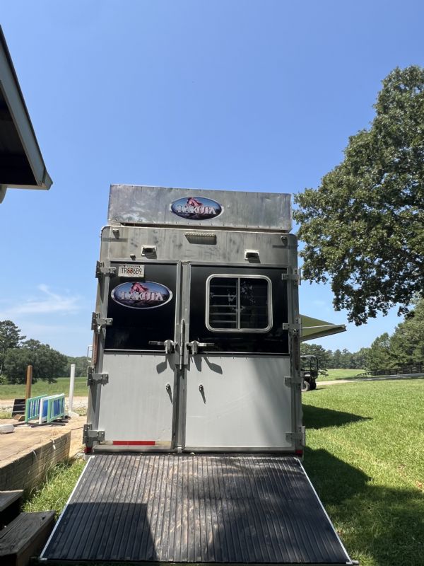 Used Horse Trailers for Sale