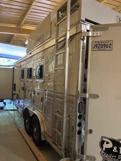 Used Horse Trailers for Sale
