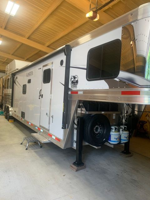 Used Horse Trailers for Sale