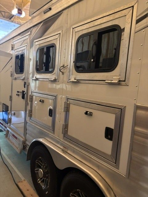 Used Horse Trailers for Sale