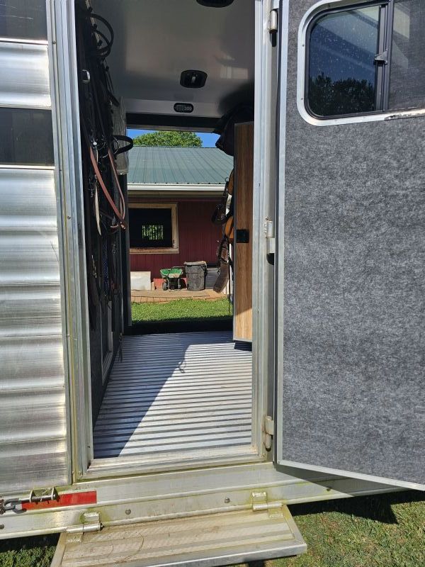 Used Horse Trailers for Sale