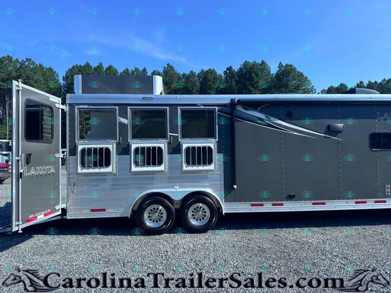 Used Horse Trailers for Sale
