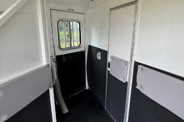 Used Horse Trailers for Sale