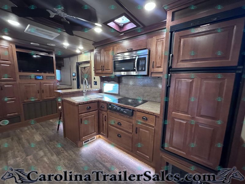 Used Horse Trailers for Sale
