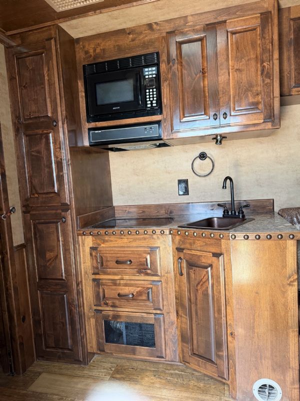Used Horse Trailers for Sale