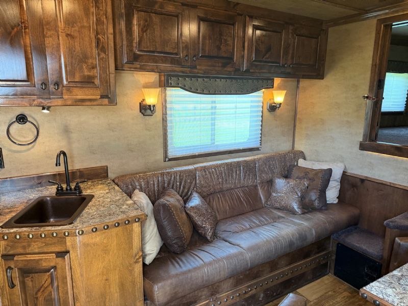 Used Horse Trailers for Sale