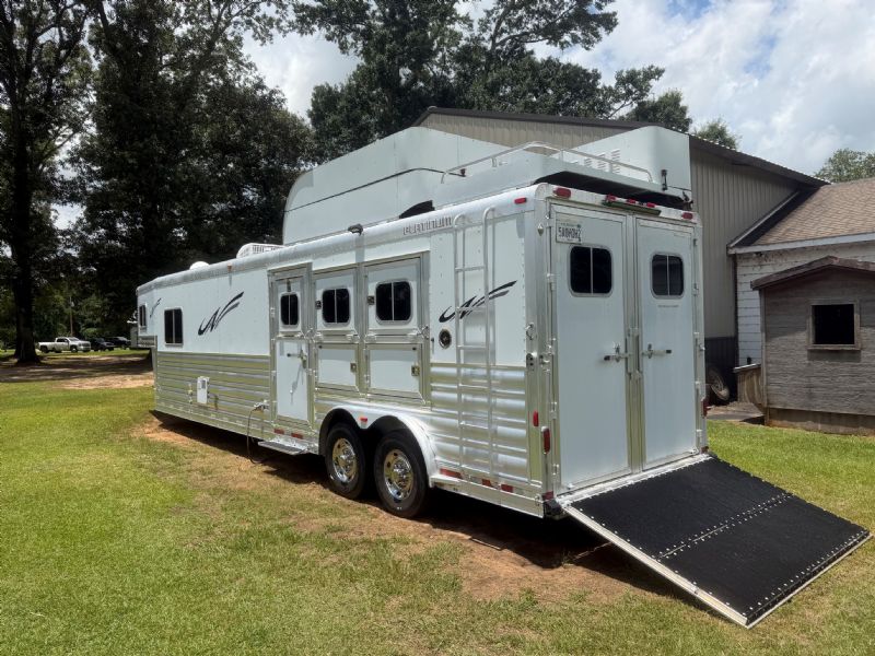 Used Horse Trailers for Sale
