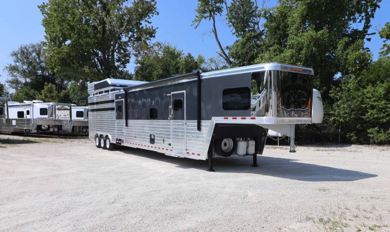 Used Horse Trailers for Sale