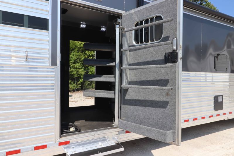 Used Horse Trailers for Sale