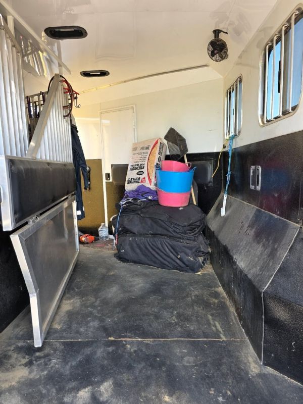 Used Horse Trailers for Sale