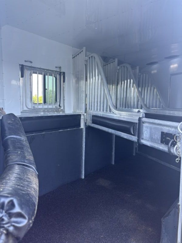 Used Horse Trailers for Sale