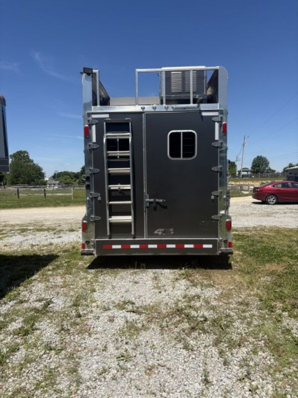 Used Horse Trailers for Sale