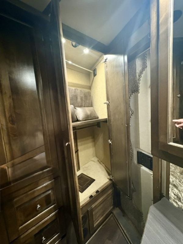 Used Horse Trailers for Sale