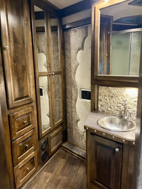 Used Horse Trailers for Sale