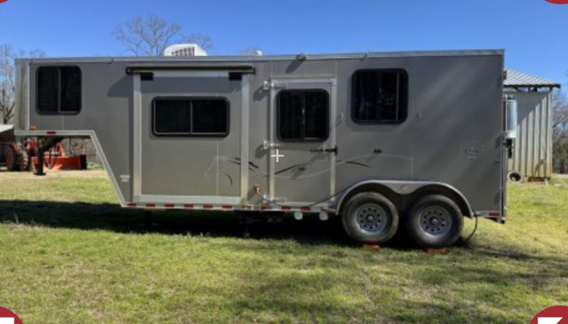 Used Horse Trailers for Sale